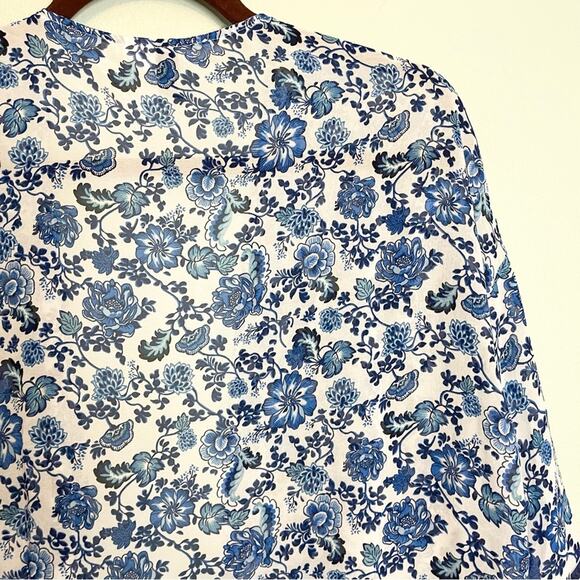 H&M Blue Floral Overthrow Shawl Size Medium - Picture 3 of 9